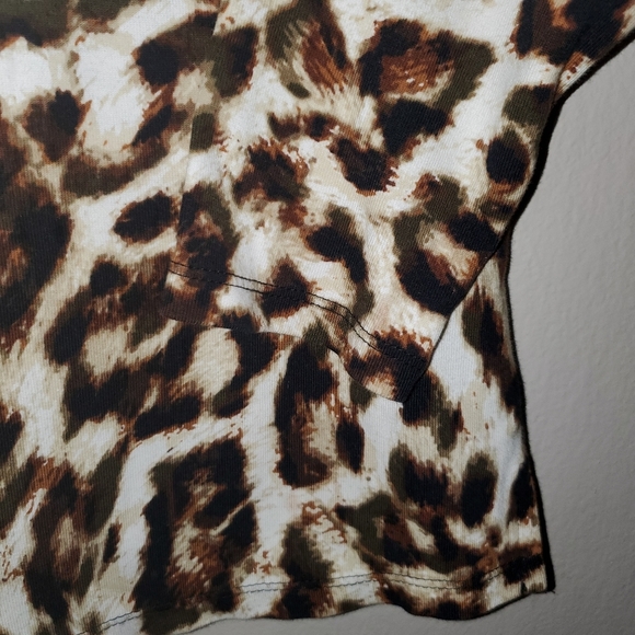 Rafaella 3/4 Sleeve Leopard Print Top with Gold Chain Collar 106 - Picture 3 of 6